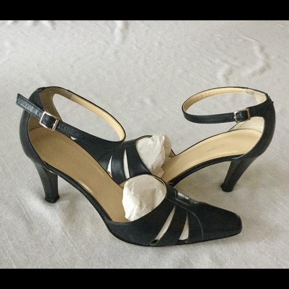 Casual Corner Shoes - 👠 Vintage Italian made leather sandal pump